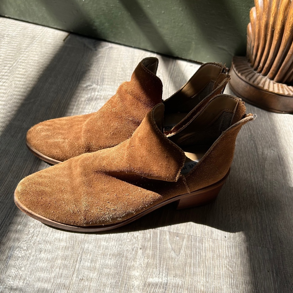Suede Steve Madden Booties size 7